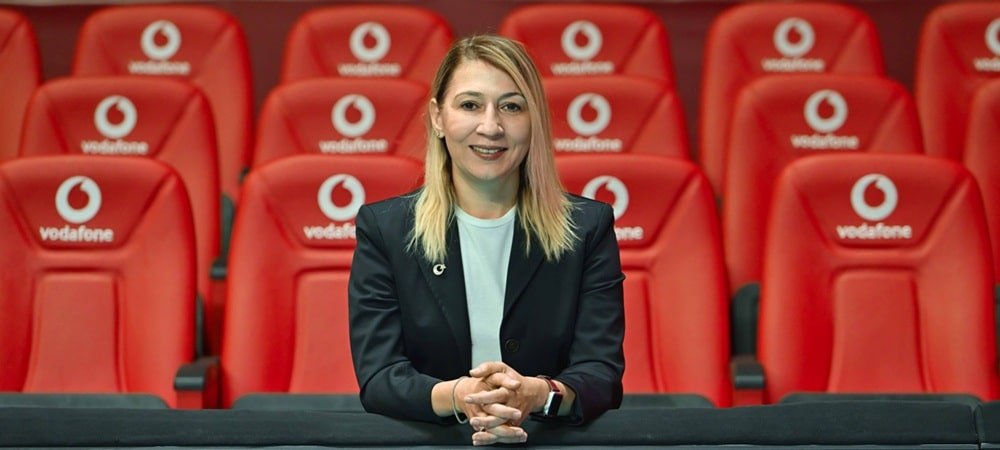 VODAFONE KADIN VOLEYBOLUNUN YANINDA DURMAYA DEVAM EDİYOR 