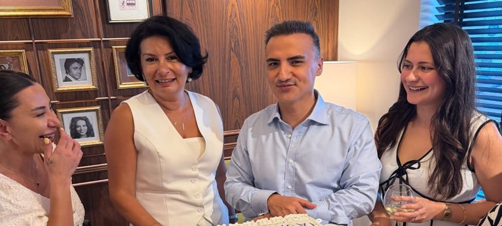 Op. Dr. Hasan Çelik, seçkin davetlileri kliniğinde ağırladı