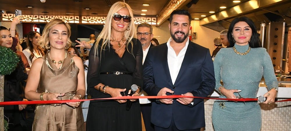  MEŞE DÖNER’İN AÇILIŞINDA MAGAZİN RÜZGÂRI ESTİ!