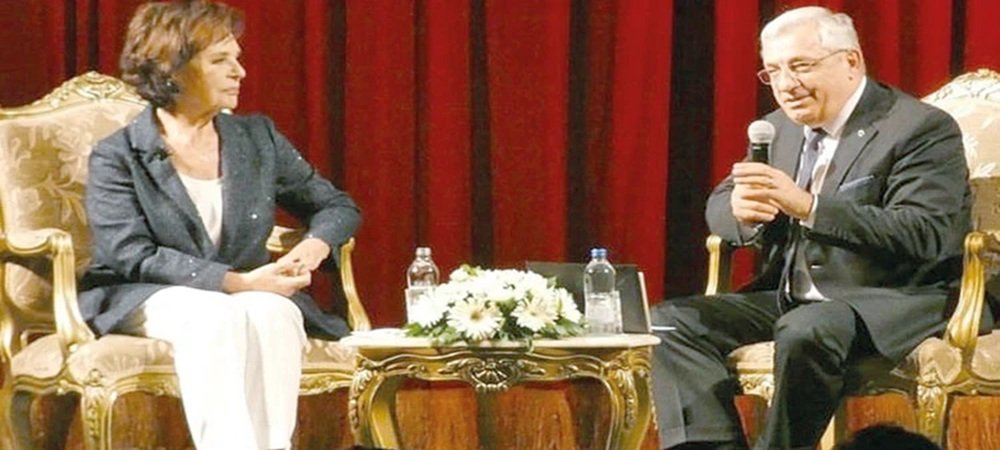 Hülya Koçyiğit genç diplomatlarla bir araya geldi