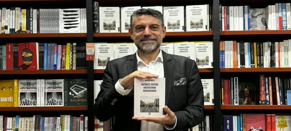  “Yaşadığınız hayat gerçekten sizin mi?” sorusunu soran kitap raflarda